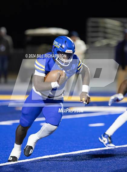 Thumbnail 3 in Madison Central vs. Tupelo (MHSAA 7A North State Championship) photogallery.