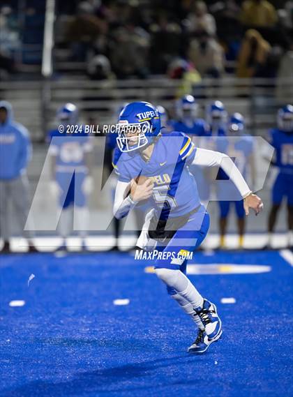 Thumbnail 3 in Madison Central vs. Tupelo (MHSAA 7A North State Championship) photogallery.