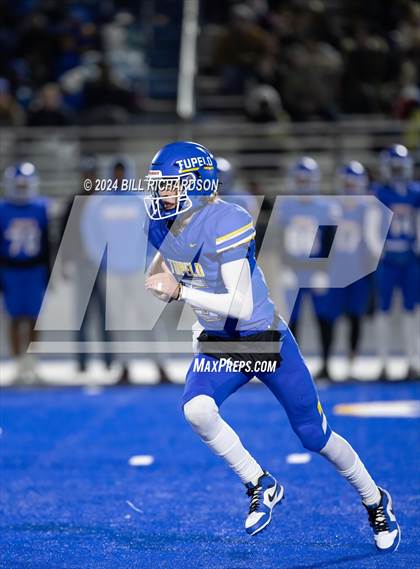 Thumbnail 1 in Madison Central vs. Tupelo (MHSAA 7A North State Championship) photogallery.