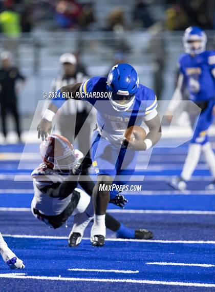 Thumbnail 1 in Madison Central vs. Tupelo (MHSAA 7A North State Championship) photogallery.