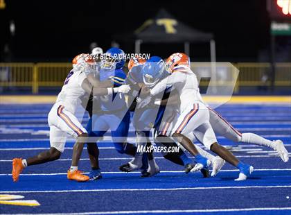Thumbnail 1 in Madison Central vs. Tupelo (MHSAA 7A North State Championship) photogallery.