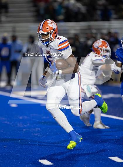 Thumbnail 3 in Madison Central vs. Tupelo (MHSAA 7A North State Championship) photogallery.