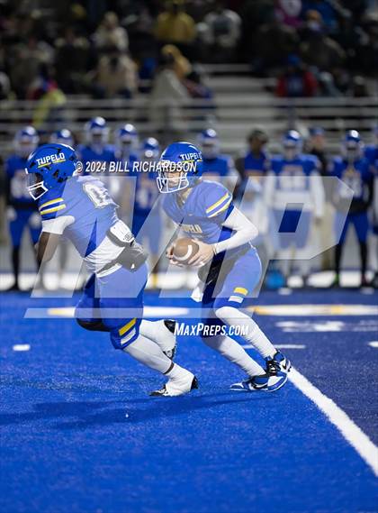 Thumbnail 2 in Madison Central vs. Tupelo (MHSAA 7A North State Championship) photogallery.