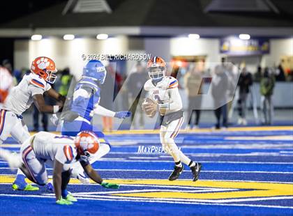 Thumbnail 2 in Madison Central vs. Tupelo (MHSAA 7A North State Championship) photogallery.