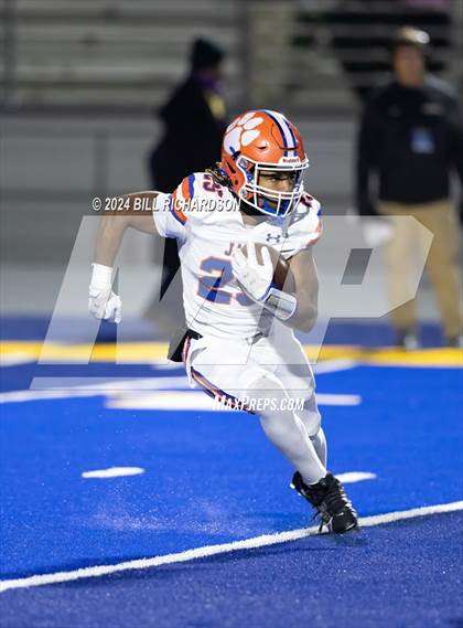 Thumbnail 3 in Madison Central vs. Tupelo (MHSAA 7A North State Championship) photogallery.
