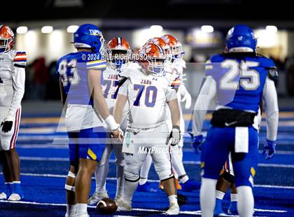 Thumbnail 2 in Madison Central vs. Tupelo (MHSAA 7A North State Championship) photogallery.