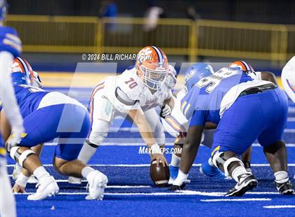 Thumbnail 2 in Madison Central vs. Tupelo (MHSAA 7A North State Championship) photogallery.