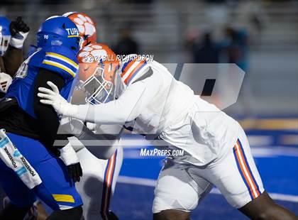 Thumbnail 2 in Madison Central vs. Tupelo (MHSAA 7A North State Championship) photogallery.