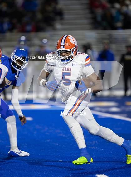 Thumbnail 2 in Madison Central vs. Tupelo (MHSAA 7A North State Championship) photogallery.