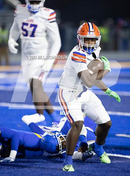 Thumbnail 2 in Madison Central vs. Tupelo (MHSAA 7A North State Championship) photogallery.