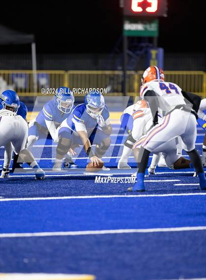 Thumbnail 1 in Madison Central vs. Tupelo (MHSAA 7A North State Championship) photogallery.