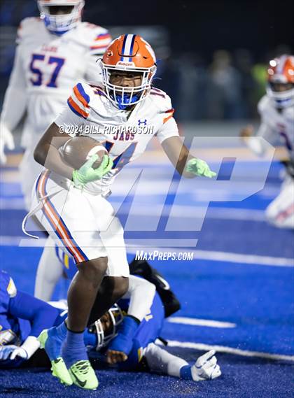 Thumbnail 1 in Madison Central vs. Tupelo (MHSAA 7A North State Championship) photogallery.