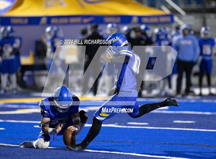Thumbnail 1 in Madison Central vs. Tupelo (MHSAA 7A North State Championship) photogallery.