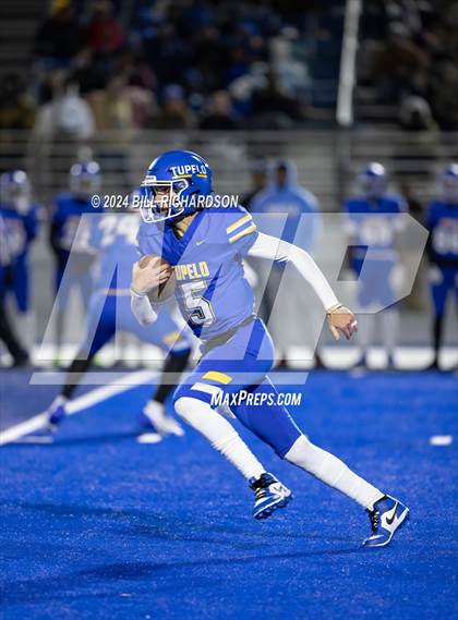 Thumbnail 2 in Madison Central vs. Tupelo (MHSAA 7A North State Championship) photogallery.