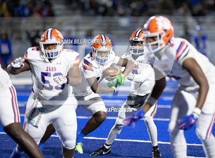 Thumbnail 3 in Madison Central vs. Tupelo (MHSAA 7A North State Championship) photogallery.