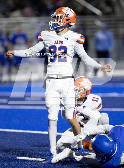 Thumbnail 3 in Madison Central vs. Tupelo (MHSAA 7A North State Championship) photogallery.