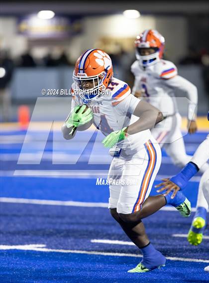 Thumbnail 2 in Madison Central vs. Tupelo (MHSAA 7A North State Championship) photogallery.
