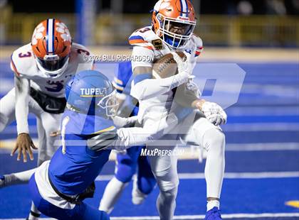 Thumbnail 1 in Madison Central vs. Tupelo (MHSAA 7A North State Championship) photogallery.