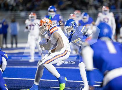 Thumbnail 1 in Madison Central vs. Tupelo (MHSAA 7A North State Championship) photogallery.