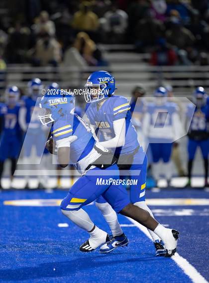 Thumbnail 1 in Madison Central vs. Tupelo (MHSAA 7A North State Championship) photogallery.