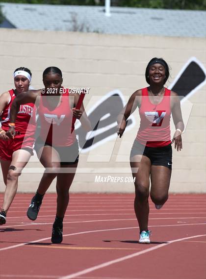 Thumbnail 3 in Pittsburg Relays (Relays: 4x100, Sprint Medley) photogallery.