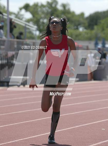 Thumbnail 2 in Pittsburg Relays (Relays: 4x100, Sprint Medley) photogallery.