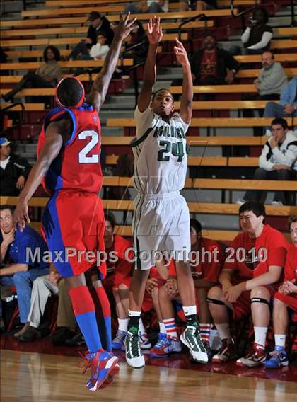 Thumbnail 1 in Upland vs. Los Alamitos (Nike Extravaganza) photogallery.