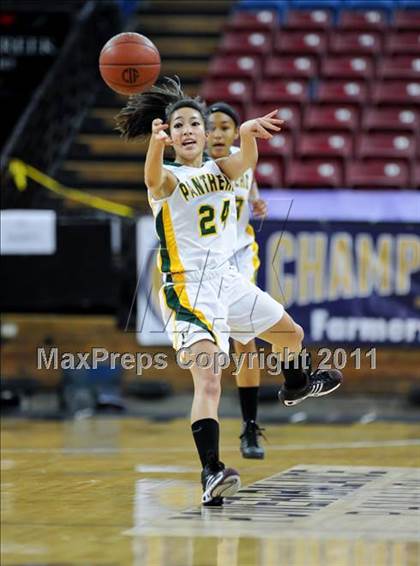 Thumbnail 2 in Pinewood vs. St. Bernard (CIF State D5 Final) photogallery.