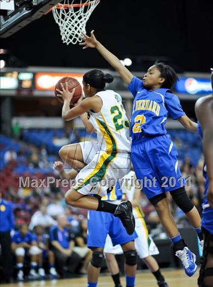 Thumbnail 1 in Pinewood vs. St. Bernard (CIF State D5 Final) photogallery.