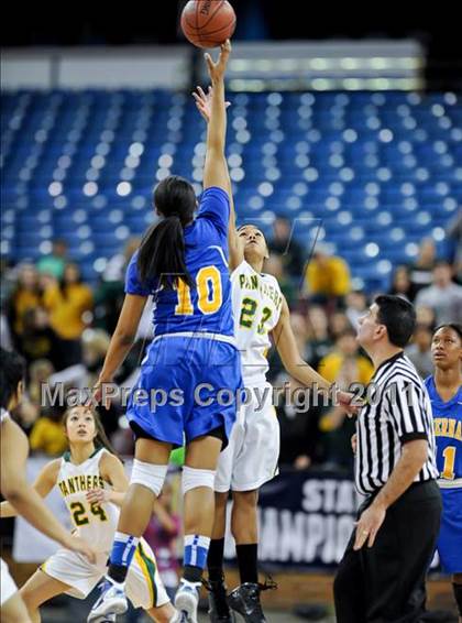 Thumbnail 1 in Pinewood vs. St. Bernard (CIF State D5 Final) photogallery.
