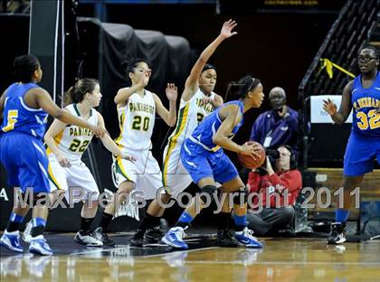 Thumbnail 2 in Pinewood vs. St. Bernard (CIF State D5 Final) photogallery.