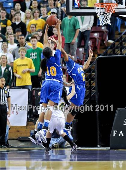 Thumbnail 1 in Pinewood vs. St. Bernard (CIF State D5 Final) photogallery.