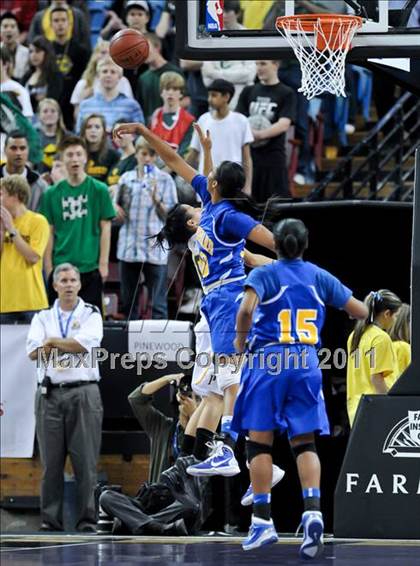 Thumbnail 1 in Pinewood vs. St. Bernard (CIF State D5 Final) photogallery.