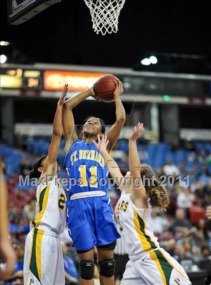 Thumbnail 3 in Pinewood vs. St. Bernard (CIF State D5 Final) photogallery.