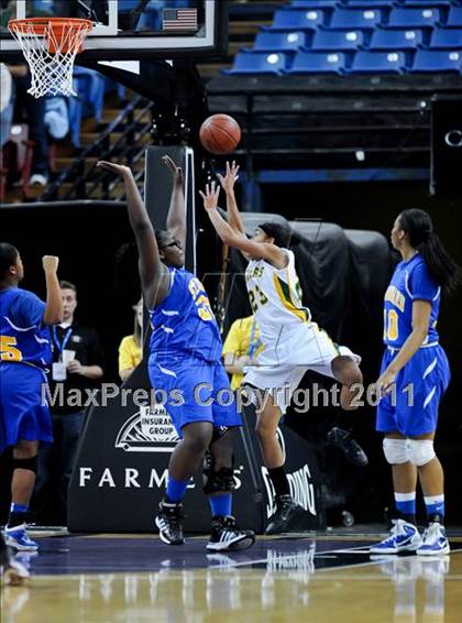 Thumbnail 2 in Pinewood vs. St. Bernard (CIF State D5 Final) photogallery.