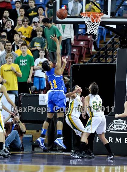 Thumbnail 1 in Pinewood vs. St. Bernard (CIF State D5 Final) photogallery.
