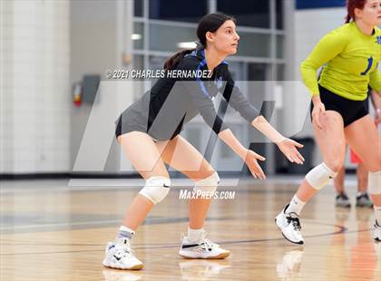 Thumbnail 2 in McCallum vs. Sealy (BCS Classic) photogallery.