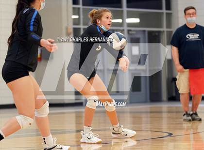 Thumbnail 3 in McCallum vs. Sealy (BCS Classic) photogallery.