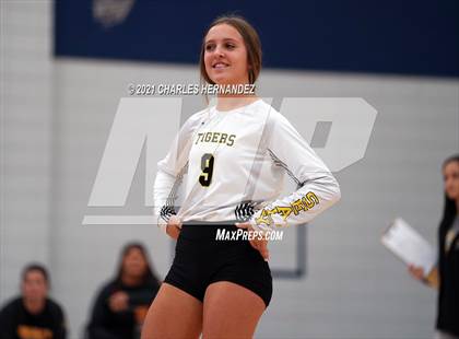 Thumbnail 2 in McCallum vs. Sealy (BCS Classic) photogallery.