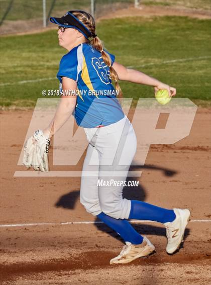 Thumbnail 3 in Elk Grove @ Del Campo photogallery.