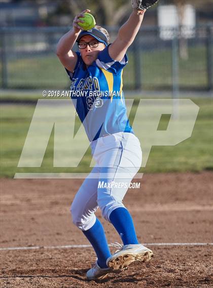 Thumbnail 1 in Elk Grove @ Del Campo photogallery.