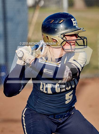 Thumbnail 3 in Elk Grove @ Del Campo photogallery.
