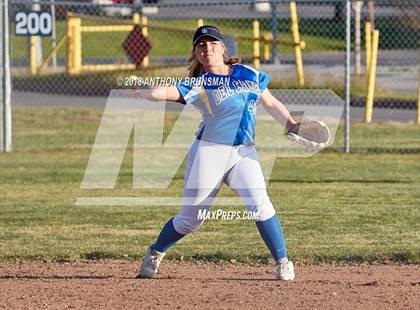 Thumbnail 2 in Elk Grove @ Del Campo photogallery.