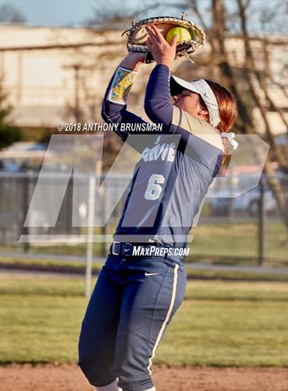 Thumbnail 1 in Elk Grove @ Del Campo photogallery.