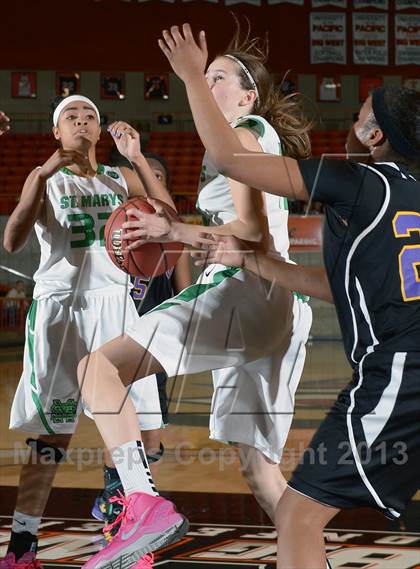 Thumbnail 2 in Kennedy vs. St. Mary's (CIF SJS D1 Semifinal) photogallery.