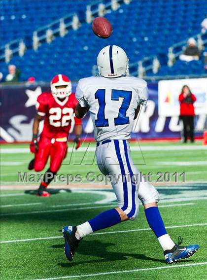 Thumbnail 3 in St. John's vs. Leominster (MIAA Division 1 Central Final) photogallery.