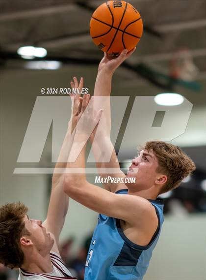 Thumbnail 3 in Sacred Heart Prep vs. Valley Christian photogallery.