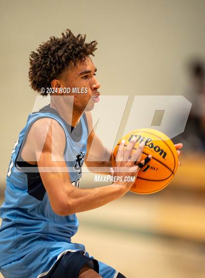 Thumbnail 3 in Sacred Heart Prep vs. Valley Christian photogallery.