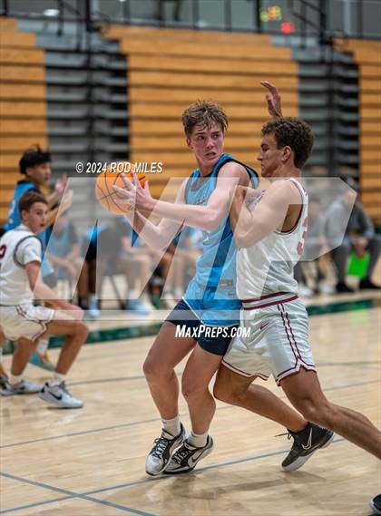 Thumbnail 3 in Sacred Heart Prep vs. Valley Christian photogallery.