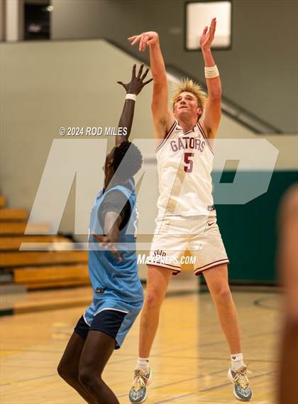 Thumbnail 3 in Sacred Heart Prep vs. Valley Christian photogallery.